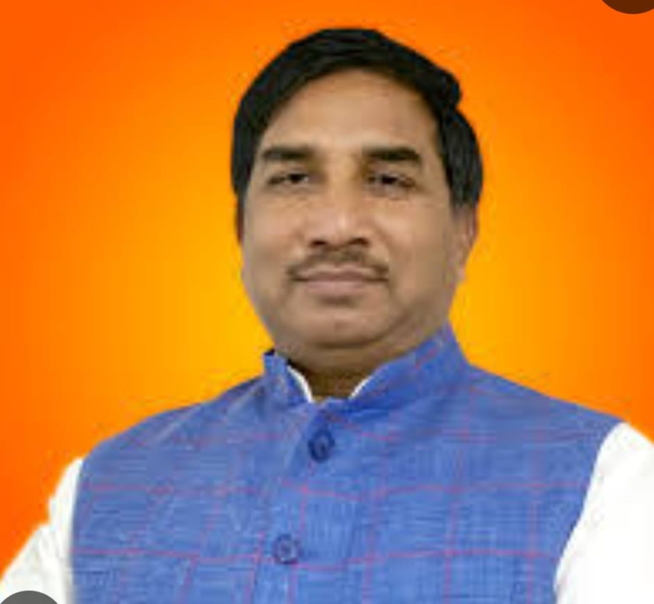 विधायक रमाशंकर ने सड़कों के दुरुस्तीकरण, चौड़ीकरण और नवनिर्माण के लिए डीएम को लिखी पाती