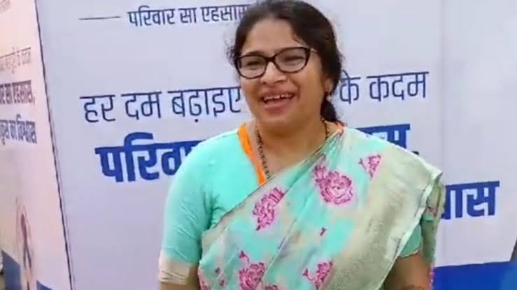 सर्पदंश से बचने के लिए जागरूक होना आवश्यक;  जिलाधिकारी प्रियंका निरंजन ने बताया क्या अपनाएं सावधानी 