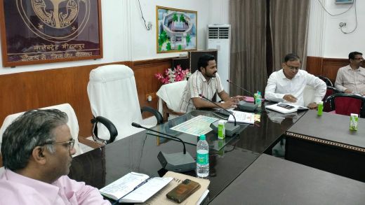 पोषण ट्रैकर, आंगनबाड़ी केन्द्रो के कायाकल्प नवीन केन्द्रो का निर्माण व सैम मैम बच्चों के पोषण की स्थिति के बारे में ली जानकारी
