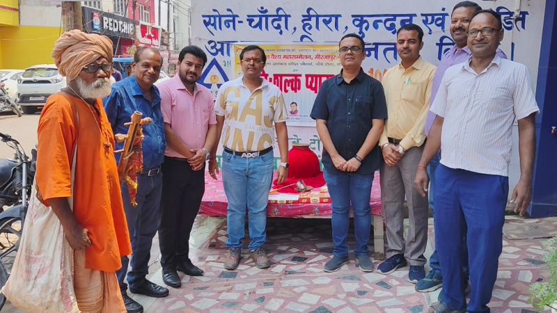 वैश्य महासम्मेलन की ओर से श्री कृष्ण अलंकार मंदिर ज्वेलर्स में किया गया प्याऊ का उद्घाटन