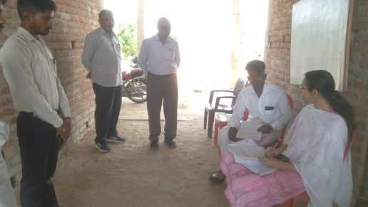 बीईओ ने अमान्य रूप से चल रहे विद्यालयों के खिलाफ कसा नकेल; दो विद्यालयों को बंद कराकर जारी की नोटिस