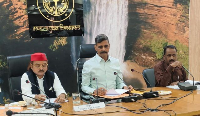 वर्ष 23-24 एवं 24-25 के सांसद निधि के कार्यों को 15 अक्टूबर तक प्रत्येक दशा में कराएं पूर्ण; कार्यपूर्ति प्रमाण पत्र उपलब्ध कराएं कार्यदायी संस्थाएं: मण्डलायुक्त