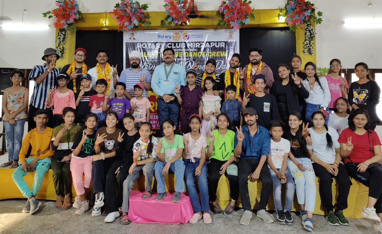 अंतरराष्ट्रीय नृत्य दिवस पर रोटरी क्लब मीरजापुर द्वारा किया गया नि:शुल्क पाँच दिवसीय डांस कार्यशाला का आयोजन