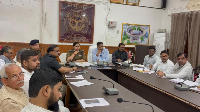 विन्ध्याचल गलियो/सड़कों पर सीवर का पानी आने पर दण्डित होंगे अधिकारी, विन्ध्याचल जाने वाली सभी सड़को को मेला से पूर्व आवागमन हेतु करे सुदृढ़: जिलाधिकारी