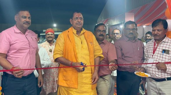 सूचना विभाग द्वारा लगाई चित्र प्रदर्शनी का विधायक ने नवरात्र के प्रथम दिन फीता काटकर किया उद्घाटन