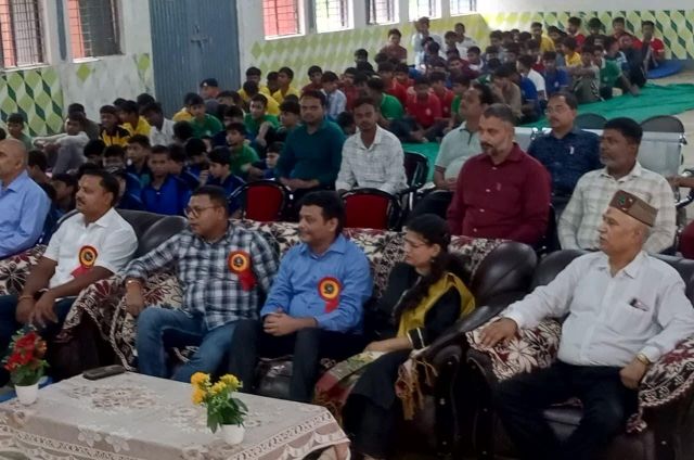 नवोदयन अधिकारियों ने विद्यार्थियों से साझा किए अपने अपने अनुभव