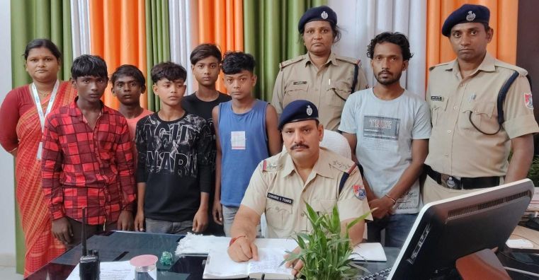 ऑपरेशन “आहट”: आरपीएफ ने 5 नाबालिग बच्चों को बालश्रम से बचाया, 1 ट्रैफिकर गिरफ्तार