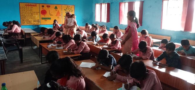 हिंदी दिवस के अवसर पर निबंध प्रतियोगिता का आयोजन