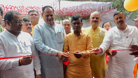 बी0एल0जे0 ग्राउंड महुवरिया में सेवा संकल्प प्रदर्शनी का किया गया भव्य शुभारम्भ